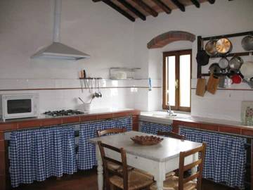 Apartment for 4 People in Pescia, Pistoia Province, Photo 1