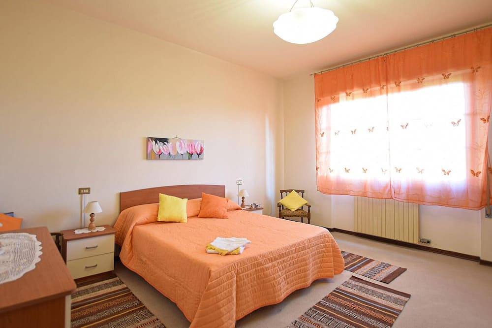 Geheel appartement, Mooi appartement in Capezzano Pianore in Camaiore, Italiaanse Rivièra
