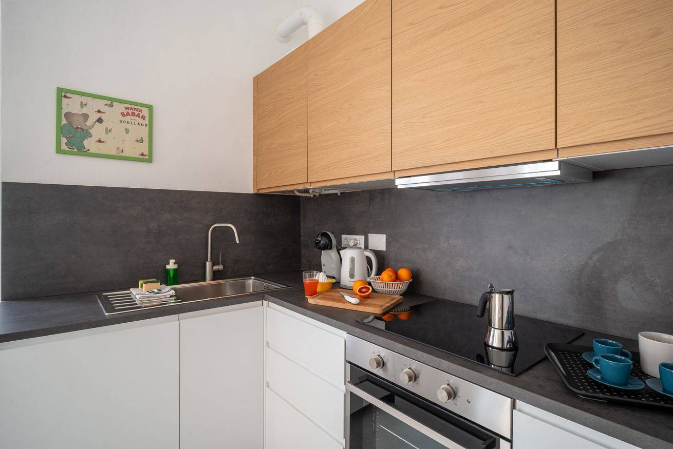 Apartamento entero, A step from the Beach - Roomy Apt with Sea Glimpse in Taggia (City), Taggia