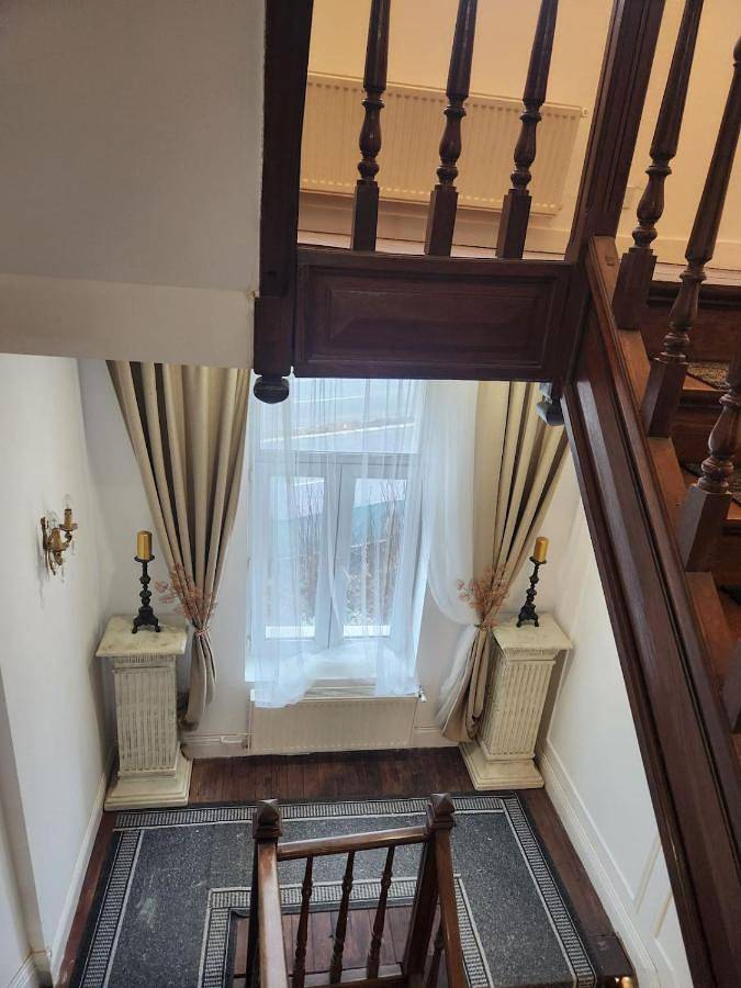 Location de vacances pour 23 personnes, avec jacuzzi et piscine ainsi que jardin et sauna à Feignies - 2