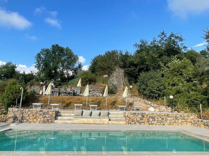 Ferienwohnung für 5 Personen, mit Balkon und Terrasse sowie Garten und Pool