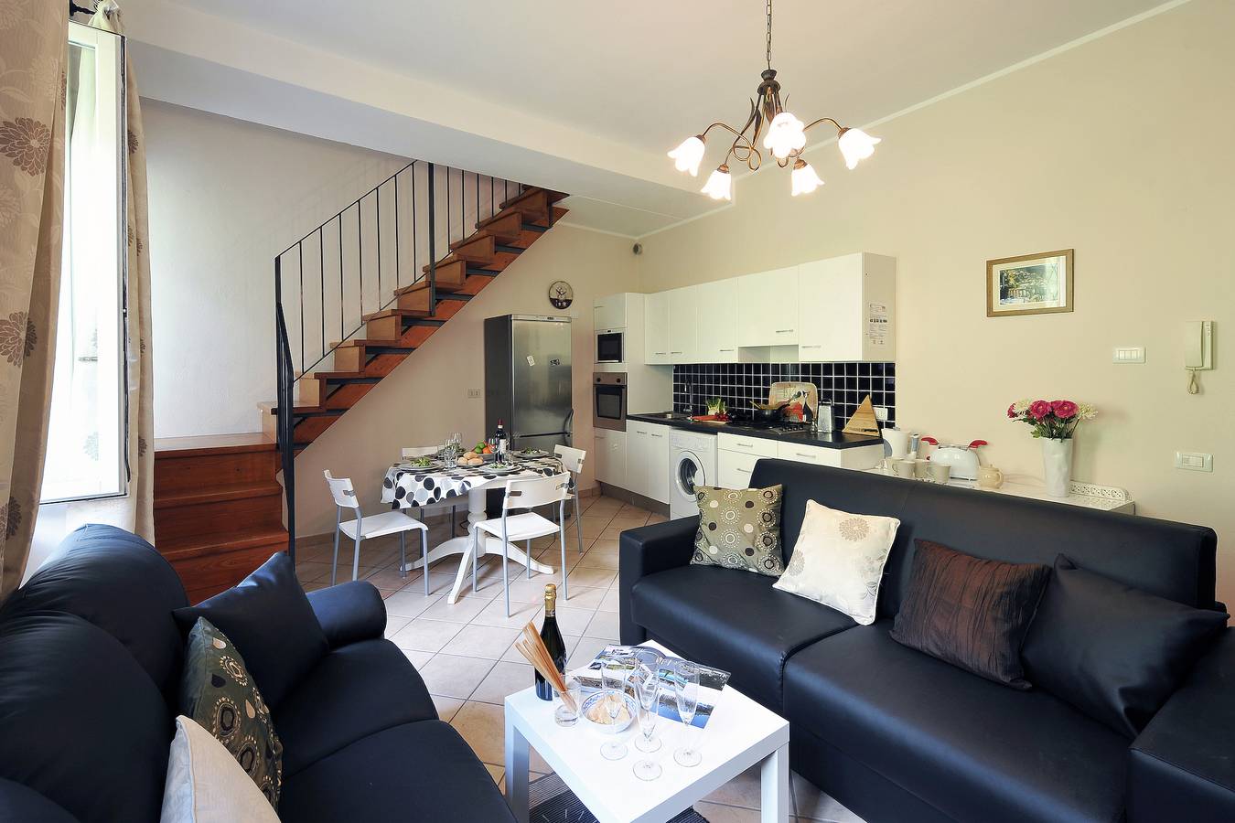 Appartamento intero, Villa Isella - Mansarda in Comune di Carlazzo, Lago di Lugano (Italia)