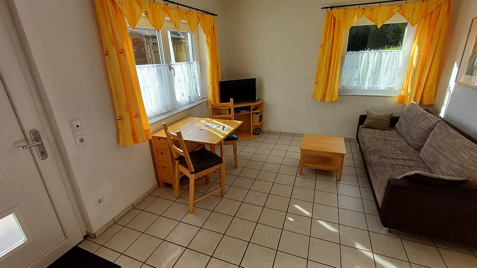Ganze Ferienwohnung, Ferienwohnung Melanie Wittmann - 2-Zimmer-Fewo, Eg, 38 m² in Güttingen (Radolfzell), Radolfzell am Bodensee