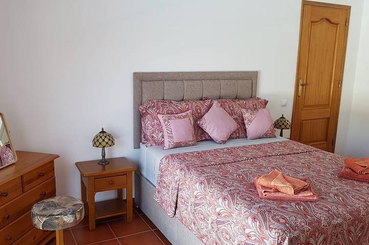 Location de vacances pour 2 personnes, avec terrasse dans São Bartolomeu de Messines - 4