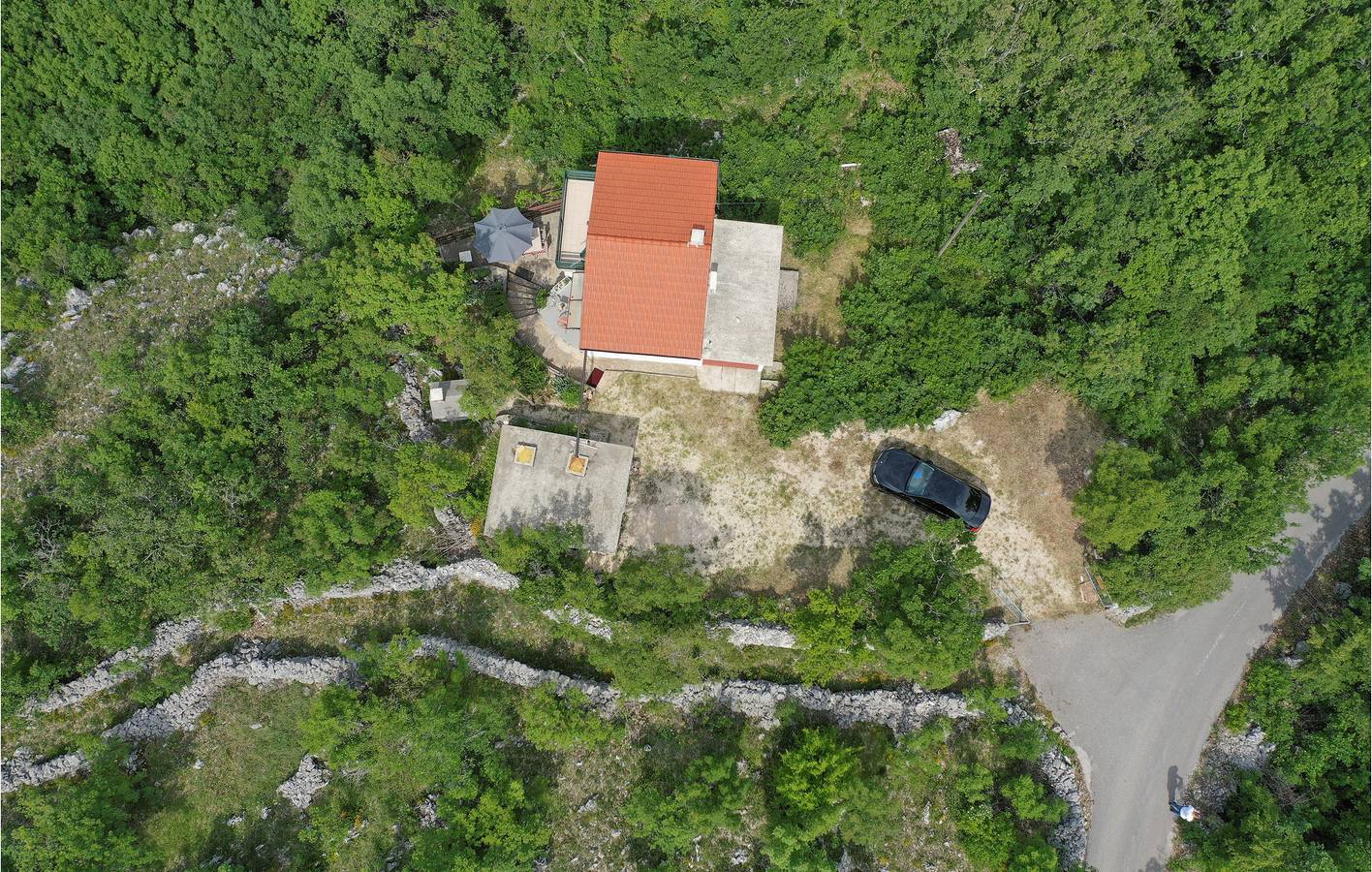 Gemütliche Ferienwohnung mit Terrasse, Küche, WLAN und Parkplatz in Zagvozd, Makarska Riviera