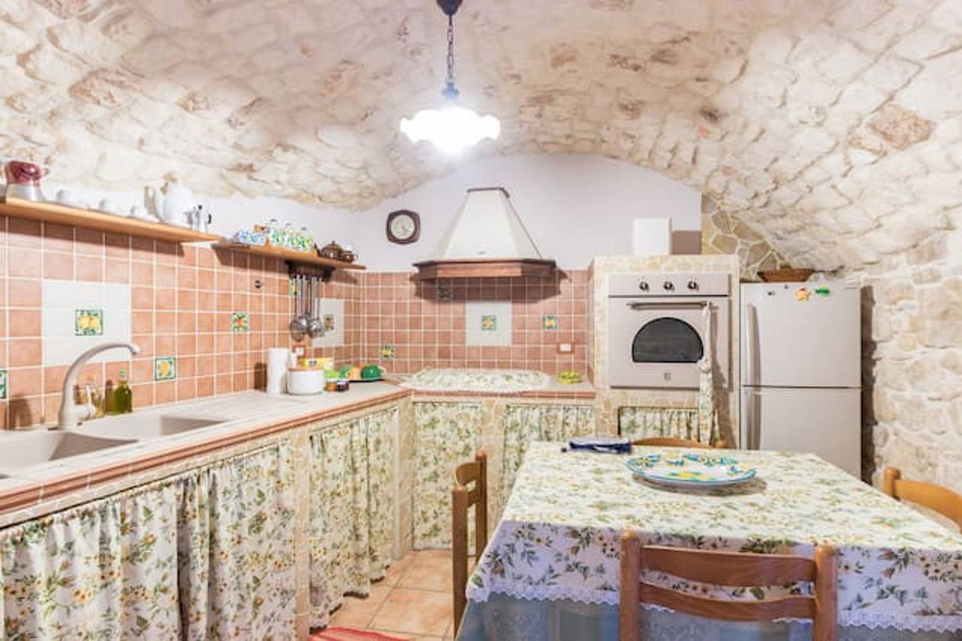 Ganze Wohnung, Komfortable Wohnung in Modica, 80 m² + Terrasse in Modica (dorf), Modica