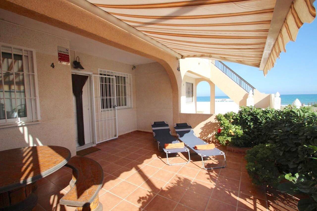 La Mata Beach Bungalow Las Dunas in Playa de La Mata (Torrevieja), Torrevieja