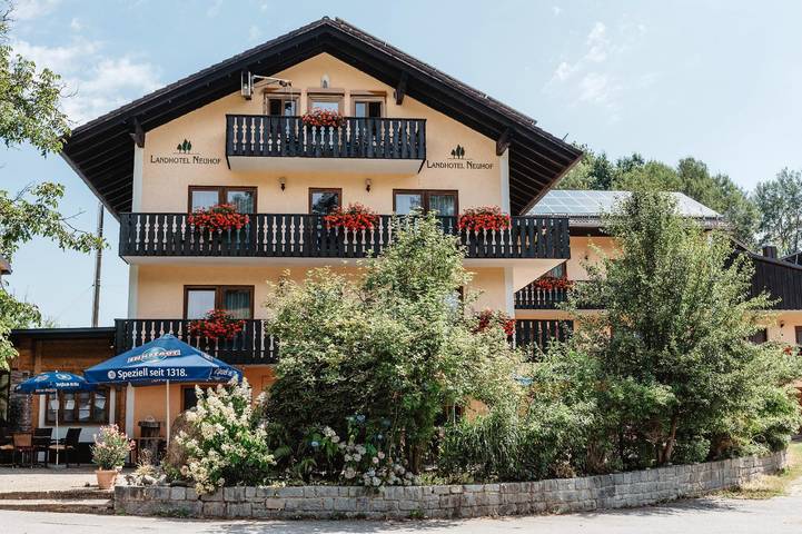 Landhotel Neuhof - Doppelzimmer Classic in Zenting, Vorderer Bayerischer Wald