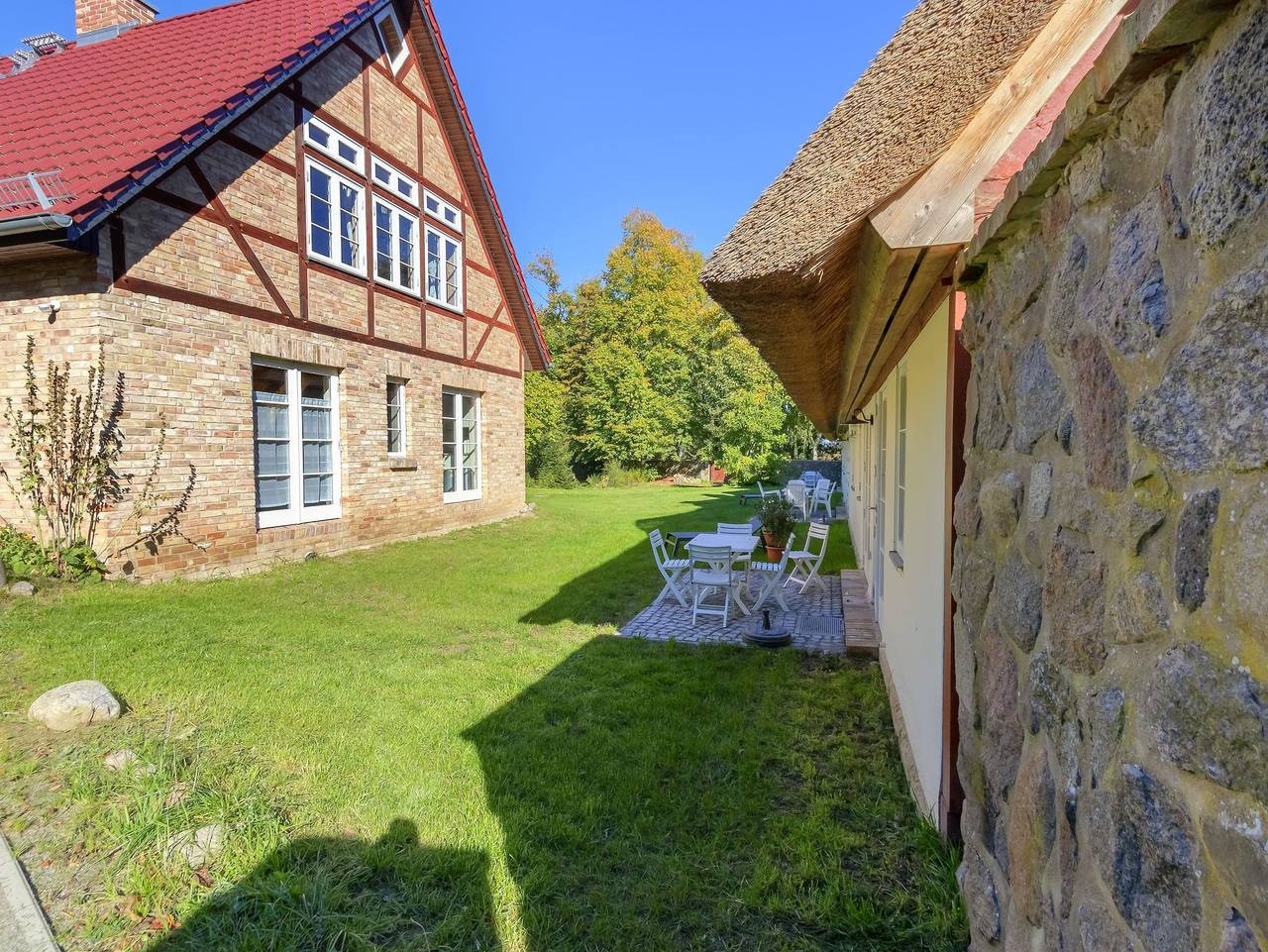 Ganze Ferienwohnung, Katen am Schwanenteich - Graue Kate-große Fewo bis 7 Per.; sep. Sz, Kü, Garten in Lassan, Stettiner Haff