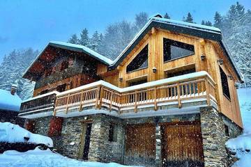 Gîte pour 15 personnes, avec balcon dans Office de Tourisme de Doucy Combelouvière
