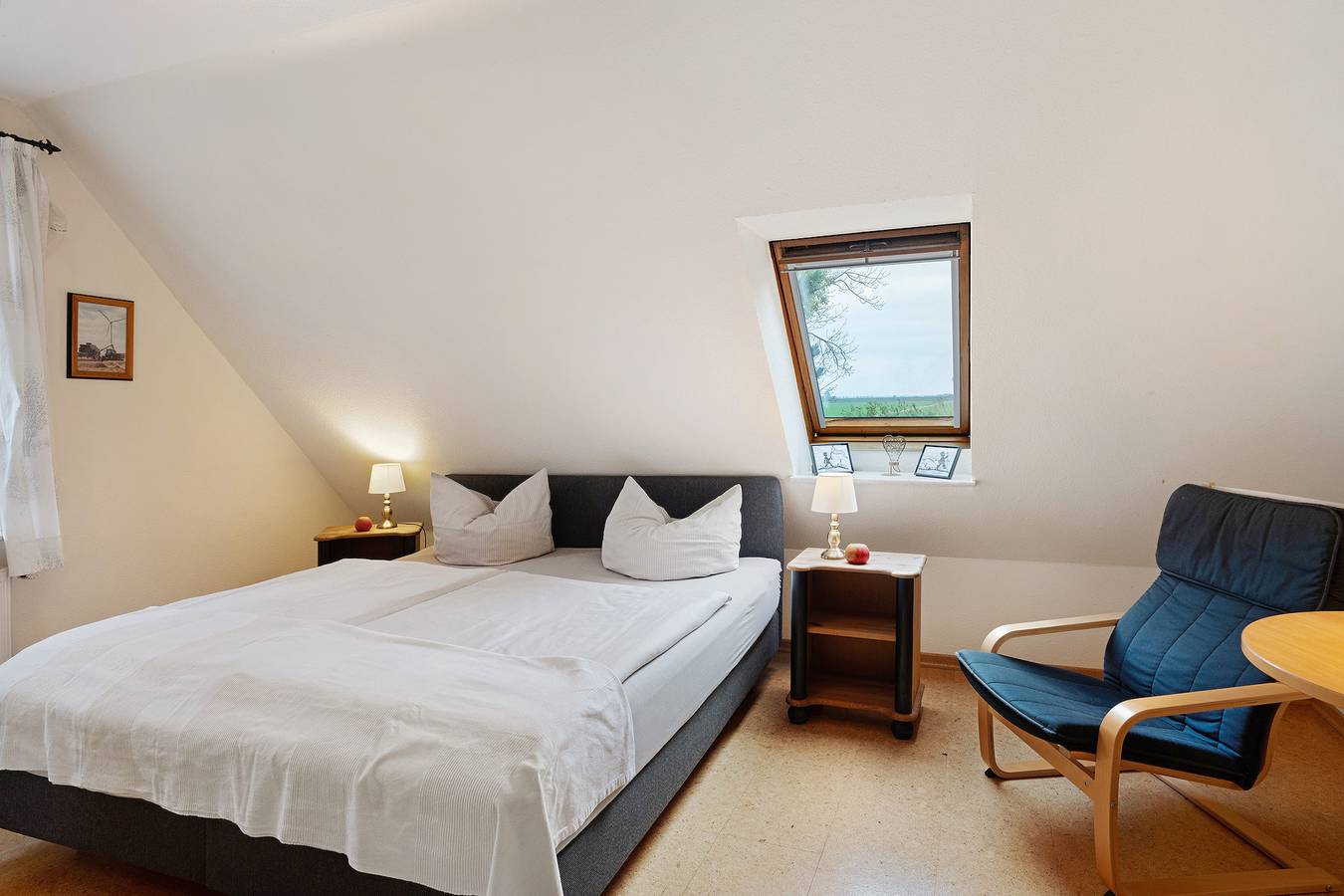 Entire apartment, Apartment 'Mühlenblick' with Private Terrace, Shared Garden and Balcony in Nordstrand (Municipality), Nordseeküste