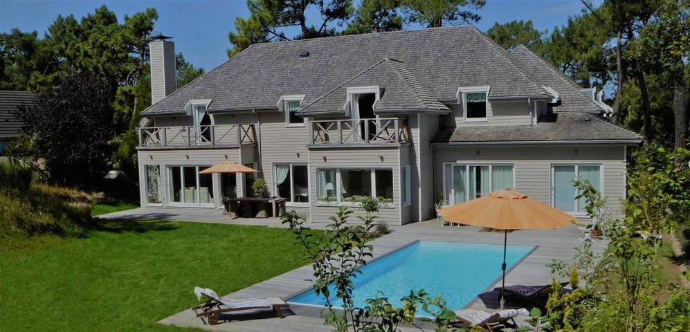 Chambre d’hôte pour 4 personnes, avec Balcon et Terrasse ainsi que Jardin et Piscine au Touquet-Paris-Plage
