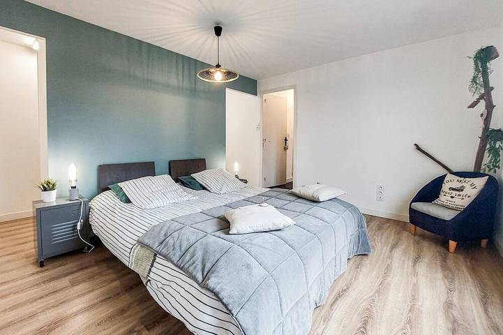 Location de vacances pour 5 personnes, avec jardin à Parigné - 2