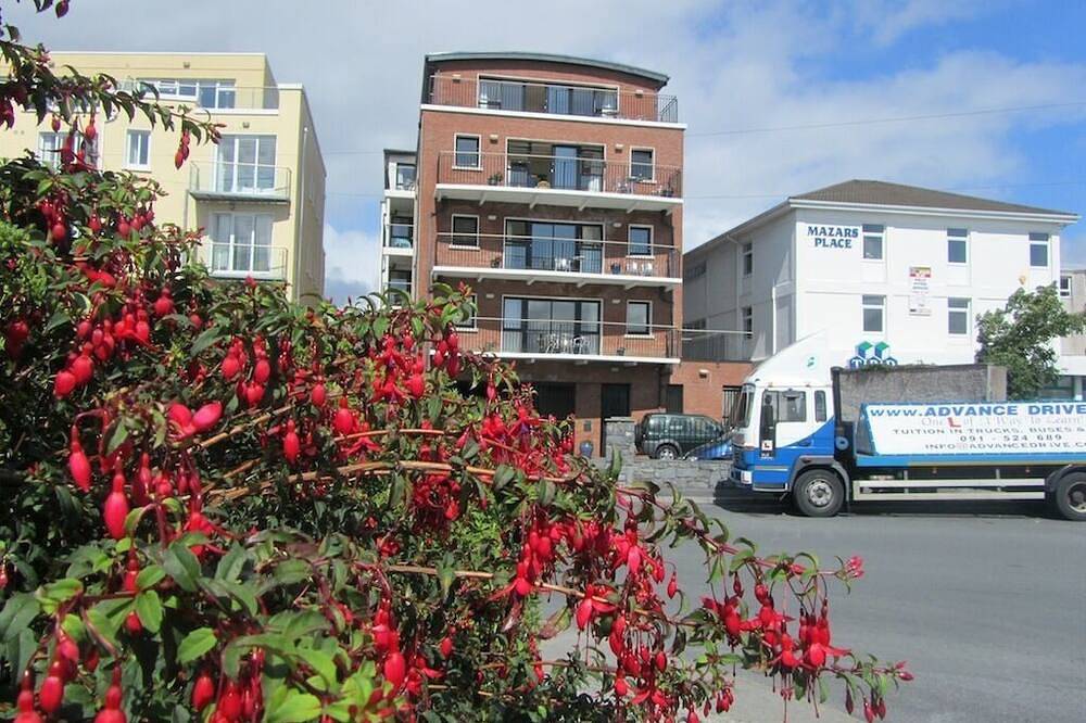 Ganze Wohnung, Meerblick-Apartment direkt am Meer in der Nähe des Dorfes Salthill in Galway, County Galway