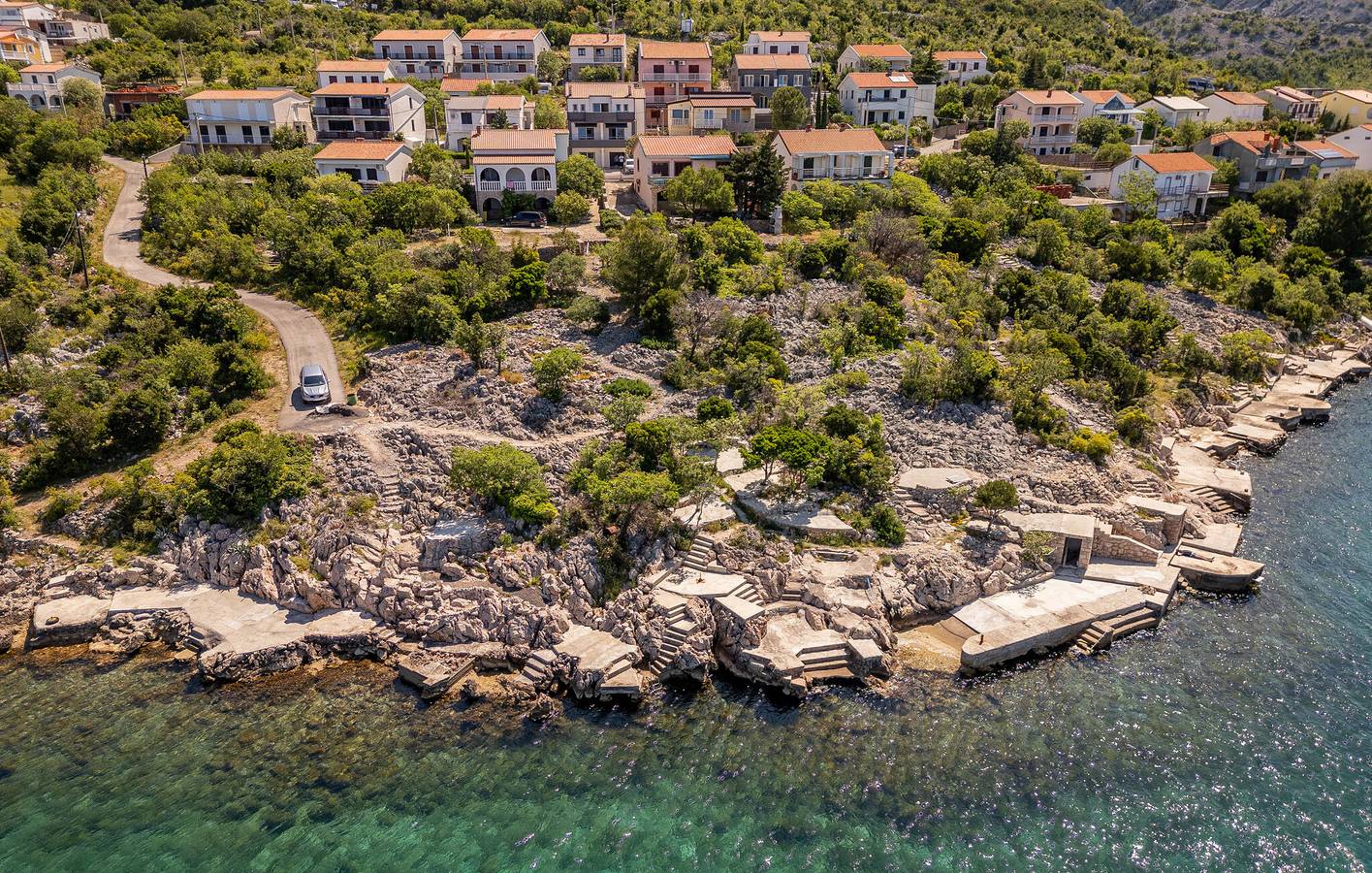 Ganze Ferienwohnung, Ferienwohnung für 6 Personen mit Terrasse in Cesarica, Naturpark Velebit