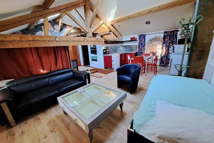 Location de vacances pour 3 personnes, avec Balcon et Jardin à Jons