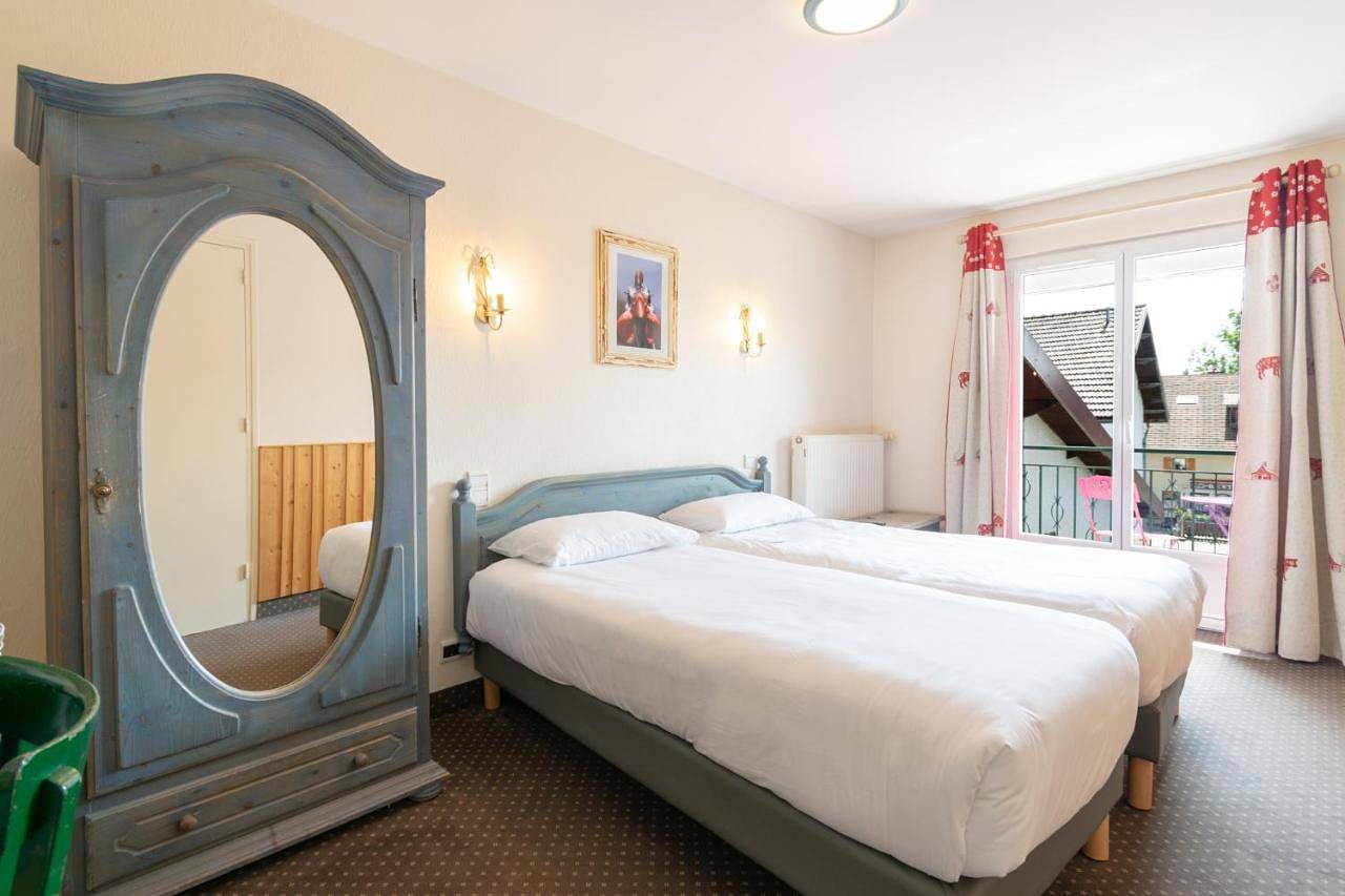 Double Room in Mouthe-Lac et Mont d’Or, Jura Francais