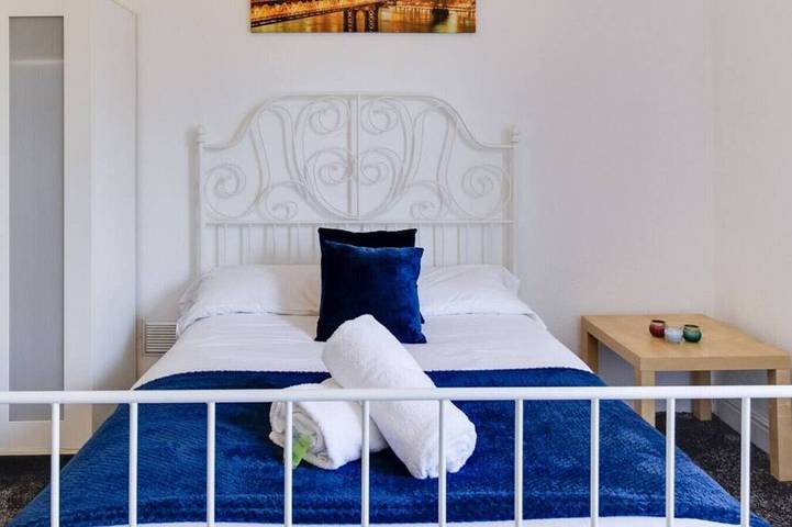 Entire apartment, House Accommodation - Coventry Free Parking in Coventry, Birmingham Area