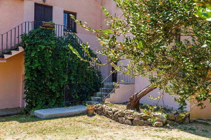 Room 'Oliva' with Shared Garden and Wi-Fi in Gavorrano, Grosseto provins