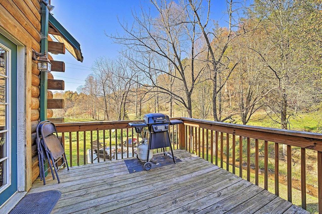 Creekside Bryson City Cabin w/ Private Hot Tub in Swain County