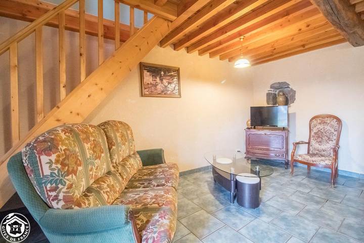 Gîte avec terrasse, parking et jardin - 1.5km de Saint-Ours in Saint-Ours, Parc naturel régional des Volcans d'Auvergne