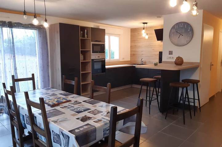 Ferienwohnung für 8 Personen, mit Terrasse und Garten sowie Pool in Pouillon