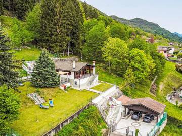 Maison de campagne pour 4 personnes, avec vue sur le lac ainsi que terrasse et jardin dans Carlazzo