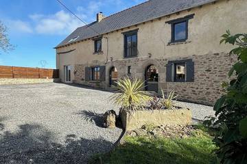 Cottage pour 12 personnes, avec piscine à Éréac