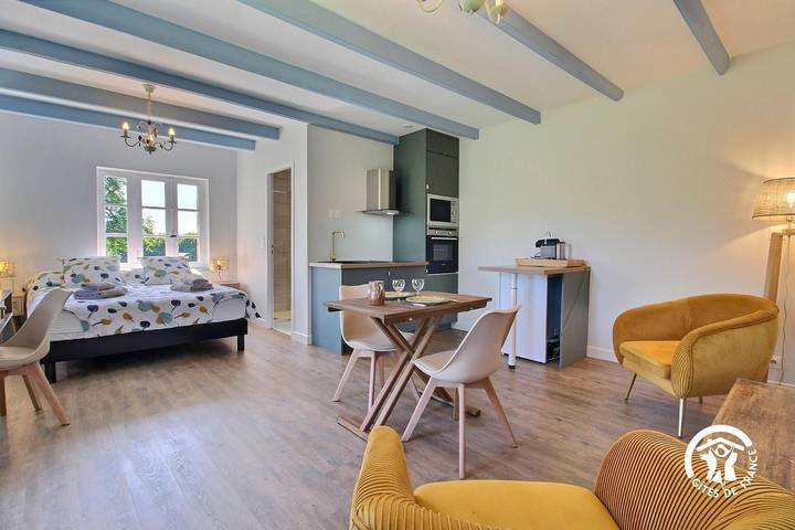 Gîte pour 2 personnes, avec Jardin à Berric - 2
