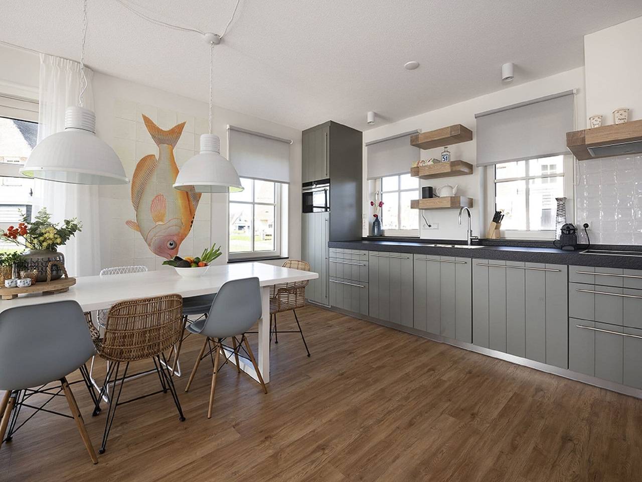 Villa am Tjeukemeer mit eigenem Steg in Delfstrahuizen, Friesland