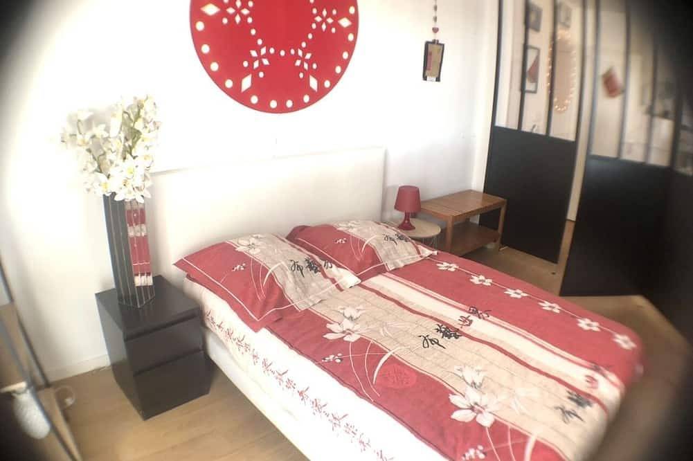 Apartamento entero, ⭐️Le Petit Zénith ⭐️ 2 bedrooms- 5 pers- Bourg Hyper Centre in Saint-Herblain, Nantes region