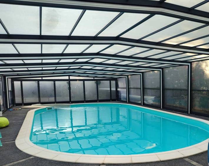 Gîte pour 6 personnes, avec piscine et terrasse à Puybegon