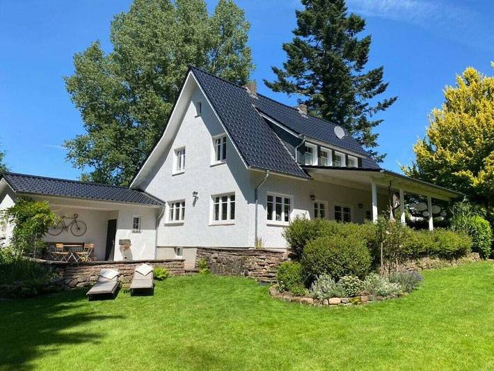 Ferienhaus für 8 Personen, mit Terrasse und Garten in Holzminden