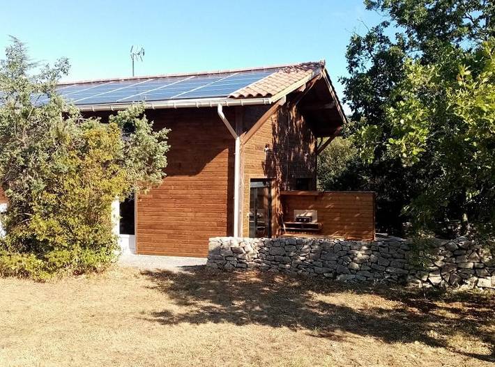 Gîte pour 4 personnes, avec piscine ainsi que terrasse et jardin, animaux acceptés en Ardèche - 2