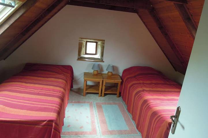 Gîte pour 4 personnes, avec terrasse et jardin à Plonéour-Lanvern - 2