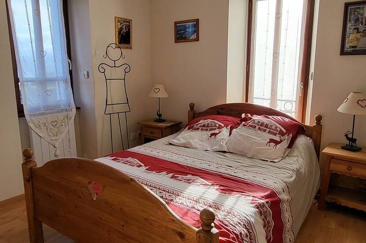 Gîte pour 4 personnes, avec piscine et jardin à Tresserve - 4