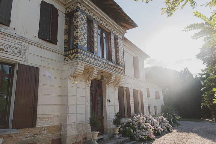 Location de vacances pour 23 personnes, avec jardin à Eynesse