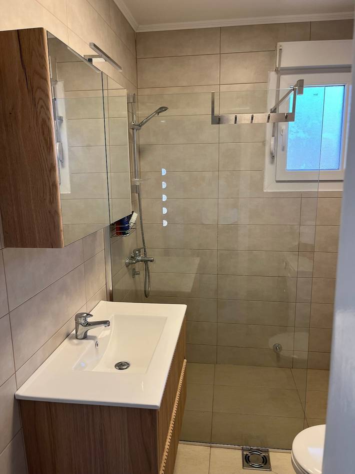 Ferienhaus für 5 Personen, mit Terrasse und Garten sowie Ausblick in Montenegro - 3