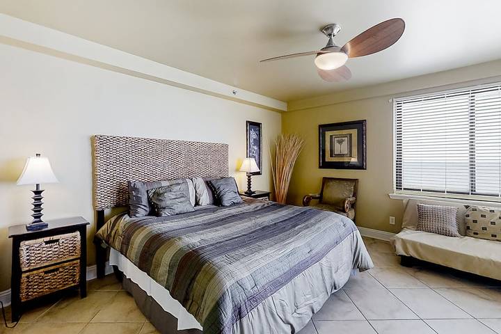 Vacation apartment for 6 people, with pool and hot tub as well as balcony and sauna in Alabama