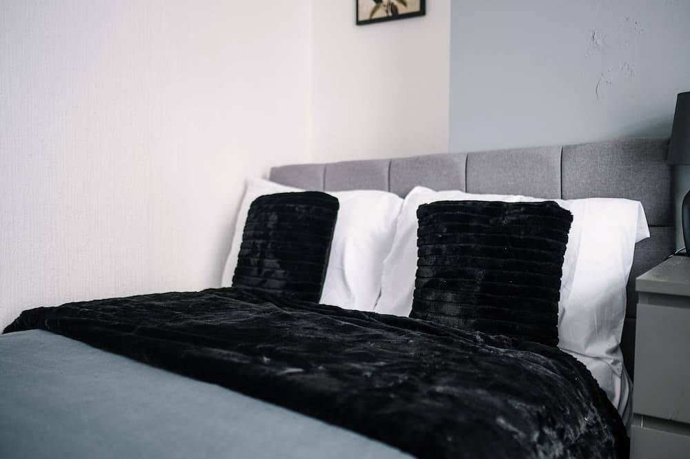 Modernised House Near City Centre & Beach w/Wifi, Parking, Snooker Table & More! in Swansea, Swansea e dintorni