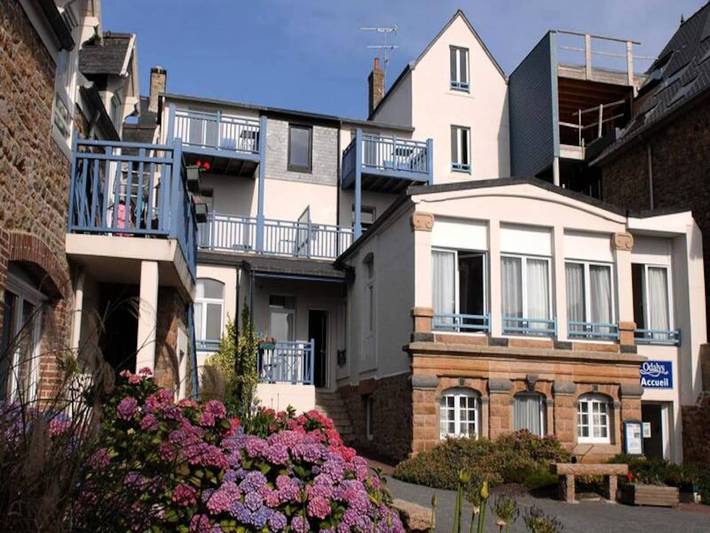 Gîte pour 4 personnes, adapté aux familles dans Office De Tourisme De Tregastel - 4