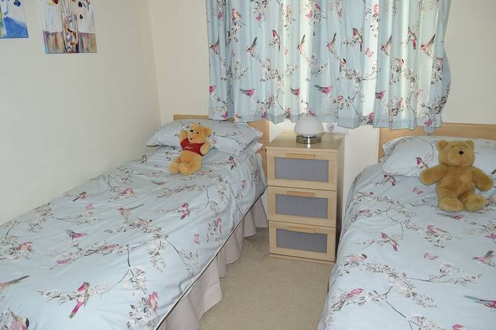 Riverside Wooden Lodge with amazing views of the River Avon, Stratford-upon-Avon in Stratford upon Avon, Warwickshire