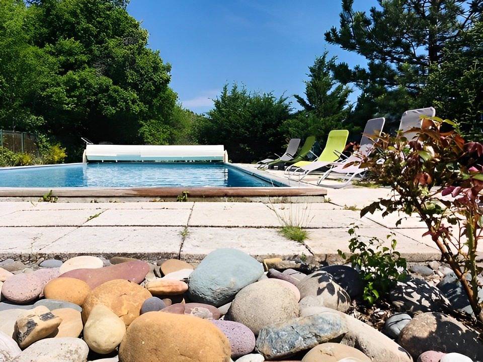 Gîte en Haute-Provence avec piscine in Les Omergues, Région de Forcalquier