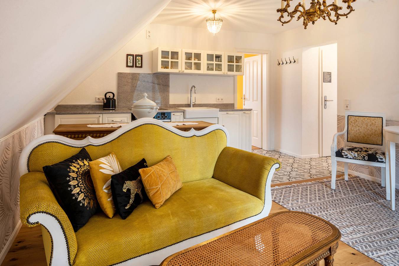 Ganze Wohnung, Ferienwohnung 'Veilchen' mit Gemeinschaftsgarten, Balkon und Wi-Fi in Vogtsburg im Kaiserstuhl, Kaiserstuhl