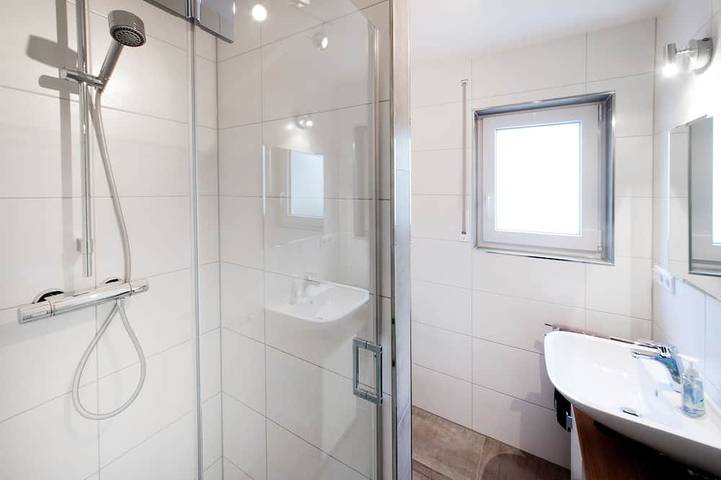 Ganze Wohnung, Moderne Ferienwohnung in Öhringen mit idealer Anbindung zur Autobahn in Öhringen, Hohenlohe