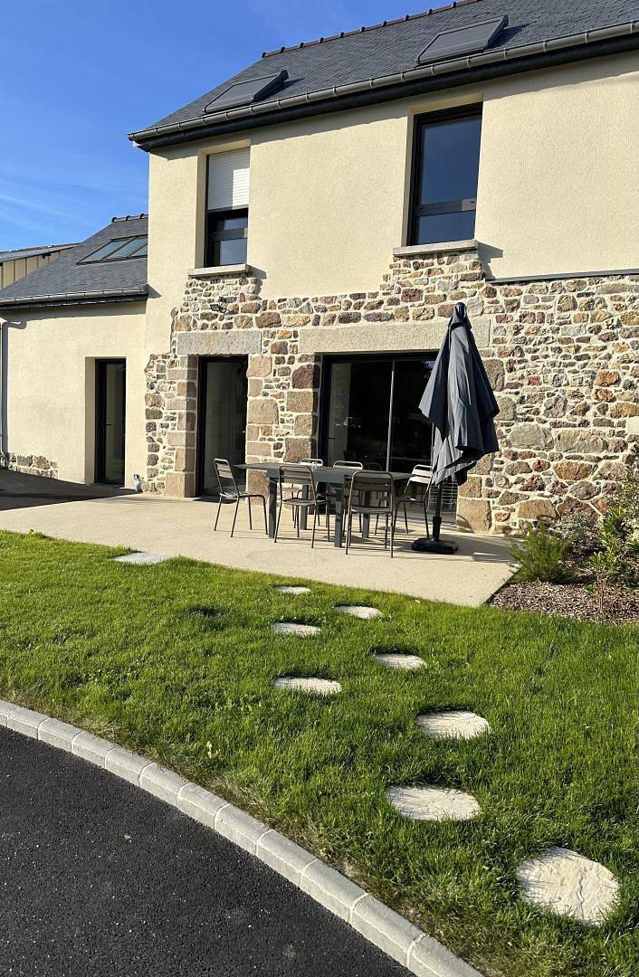 Gîte pour 6 personnes, avec jardin, animaux acceptés à Irodouër