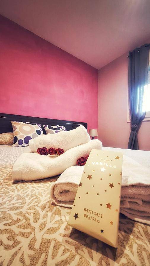 Gîte pour 4 personnes, avec piscine et jardin à Verges