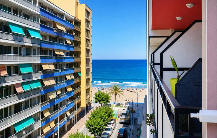 Ganze Ferienwohnung, Geräumige 2-Zimmer-Wohnung in der Nähe von Playa de Los Olivos in Platja de Sant Antoni (Cullera), Cullera