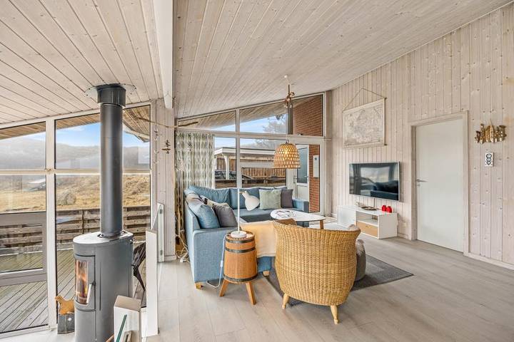 Cosy holiday home near the beach with sauna and wood-burning stove in Ringkøbing, Holmsland Klit