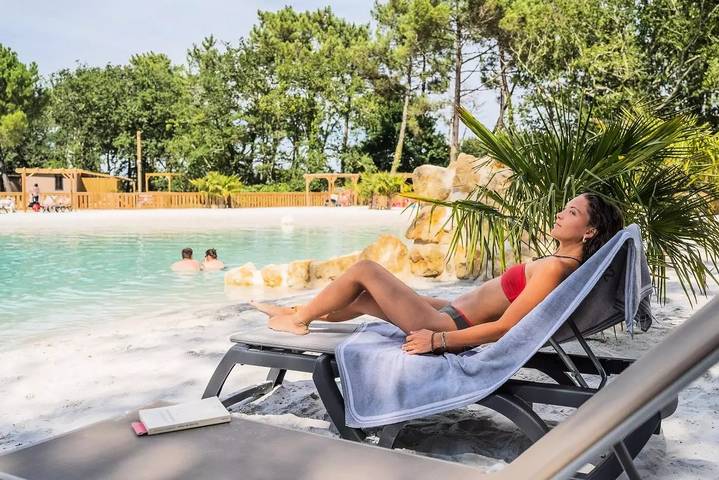 Camping pour 6 personnes, avec terrasse et piscine, animaux acceptés à Les Mathes - 4